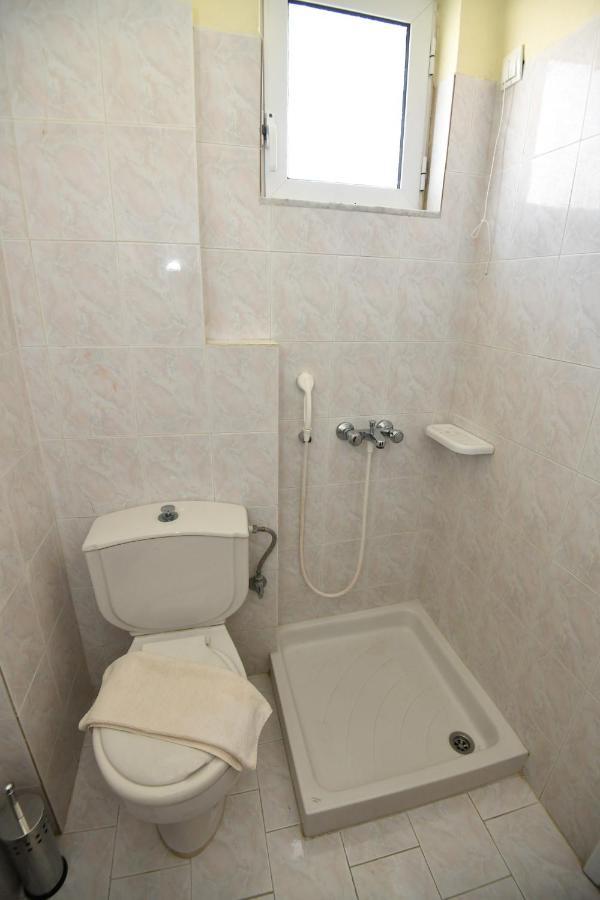 יאליסוס Iskas Apartments מראה חיצוני תמונה