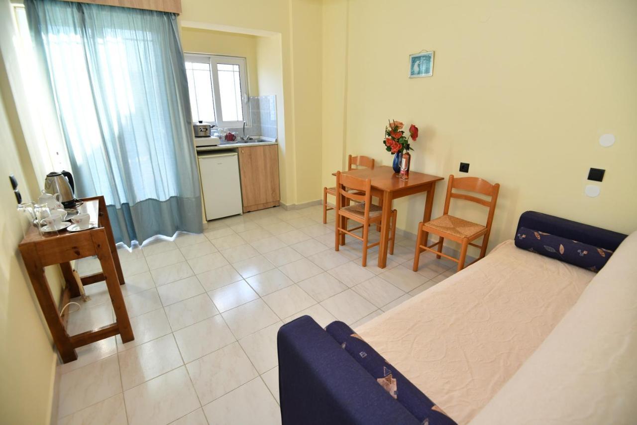 יאליסוס Iskas Apartments מראה חיצוני תמונה