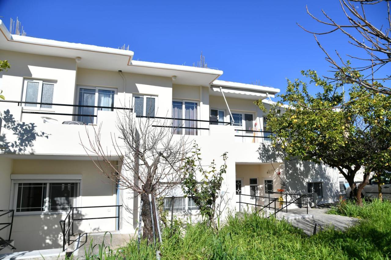 יאליסוס Iskas Apartments מראה חיצוני תמונה