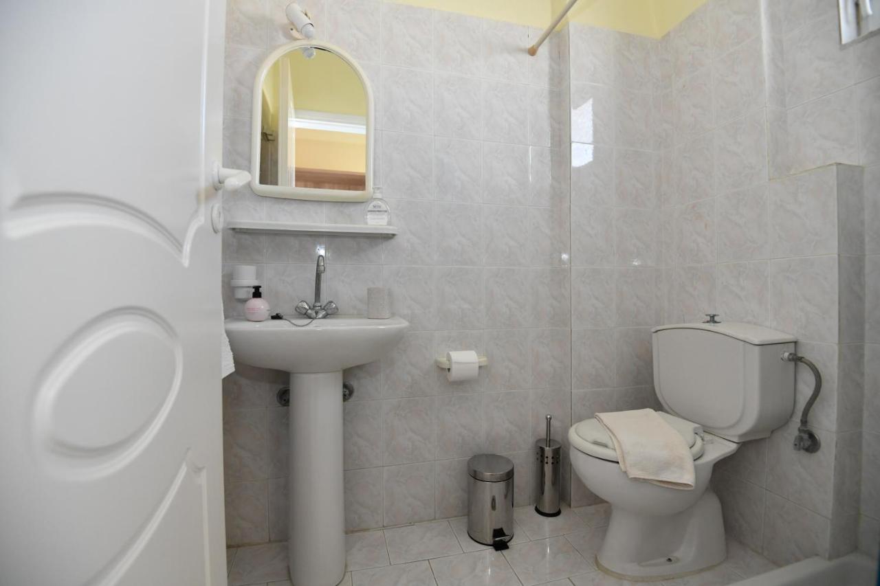 יאליסוס Iskas Apartments מראה חיצוני תמונה